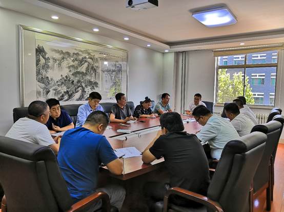 说明: 图片包含 室内, 人员, 墙壁, 人物描述已自动生成